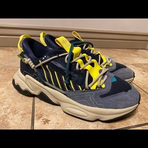 Adidas Ozweego Zip Size 8.5 (Almost New)